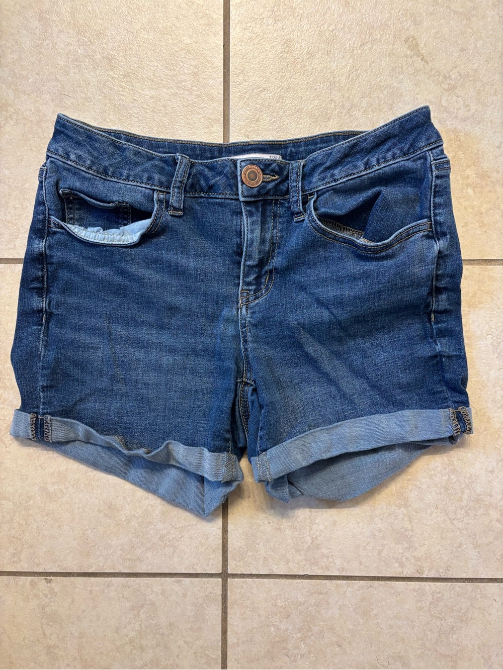 SO (Goods for Life) Jean Shorts Junior's Size 7 28W Dark Wash Denim Cuffed